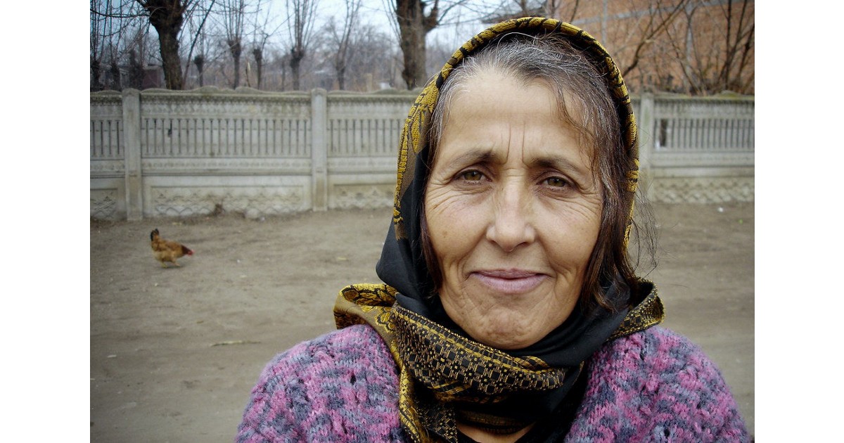 Турчанки женщины 50. Грузинская бабушка. Фото старых женщин. Турчанки в возрасте. Бабуля в платке.