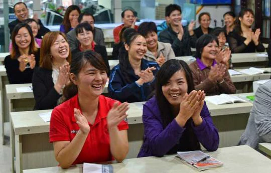 Rural migrants in a job skills training course in China. © Li Wenyong/World Bank