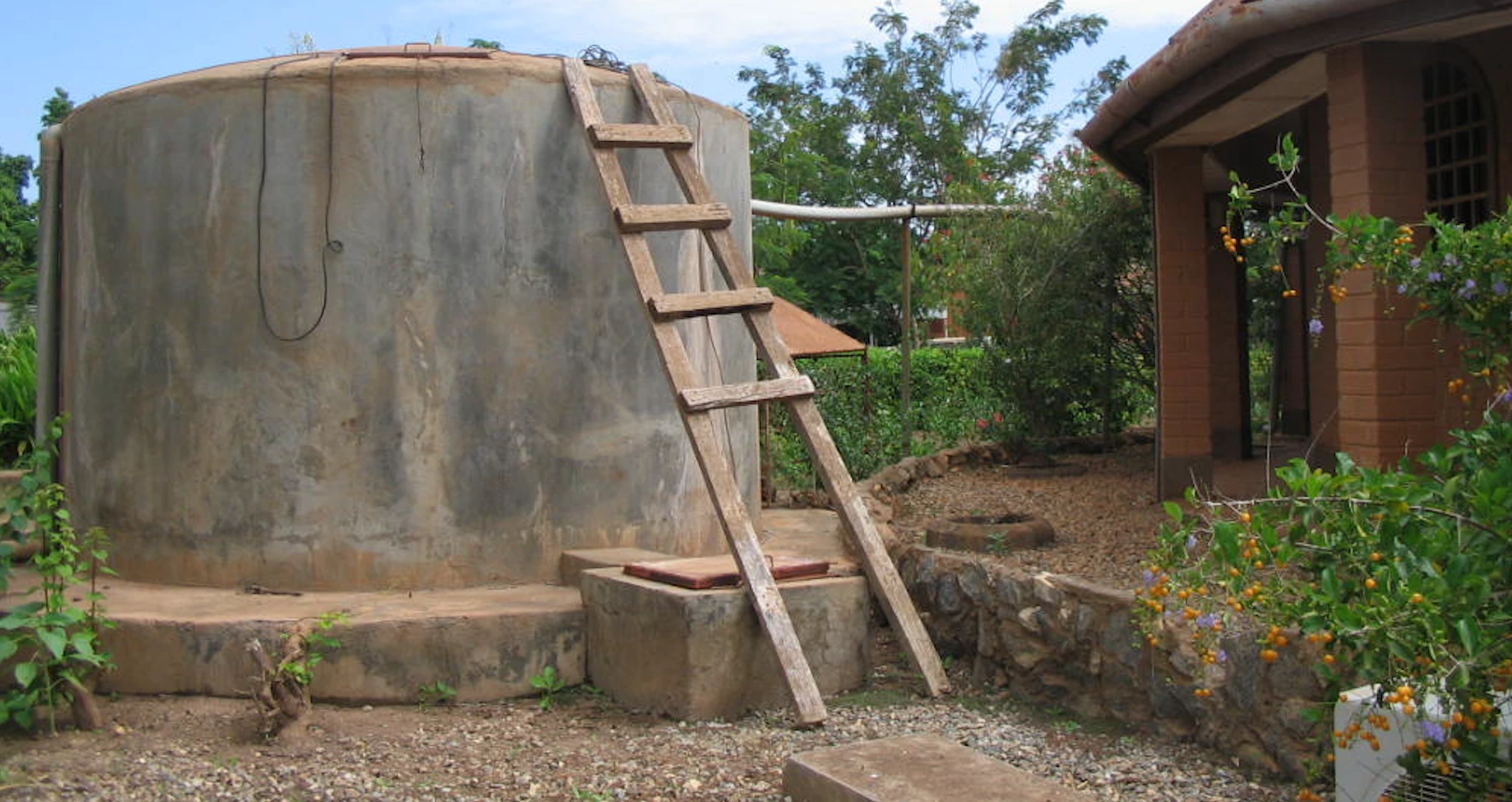 Rainwater Harvesting in Burkina Faso. Photo Credit: E. Muench/Sustainable Sanitation Alliance (SuSanA) Secretariat