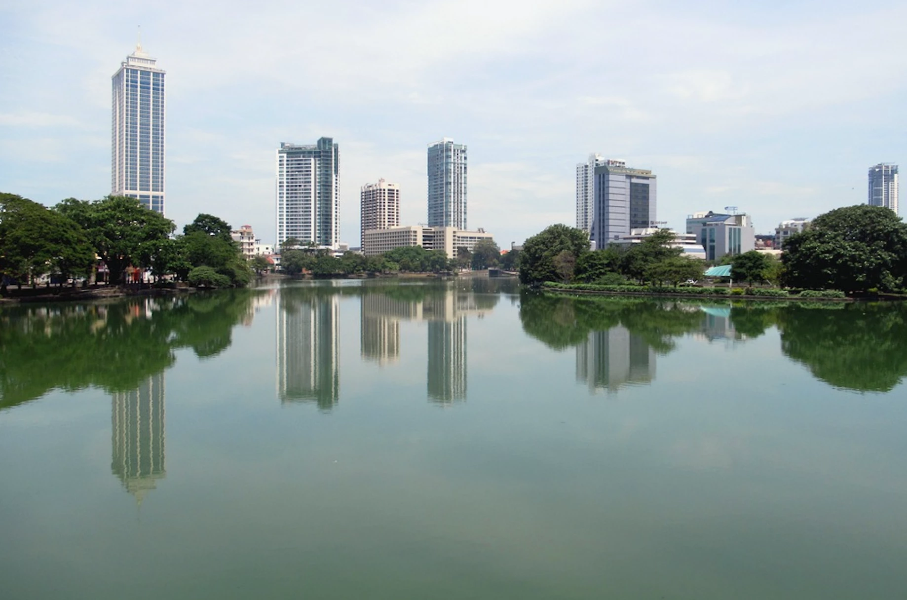 South Beira Lake, Sri Lanka. Photo Credit: David Stanley/Flickr