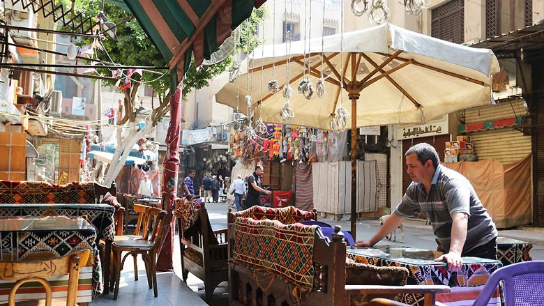 Shop owners get ready for another day of work in Cairo, Egypt. © Dominic Chavez/World Bank