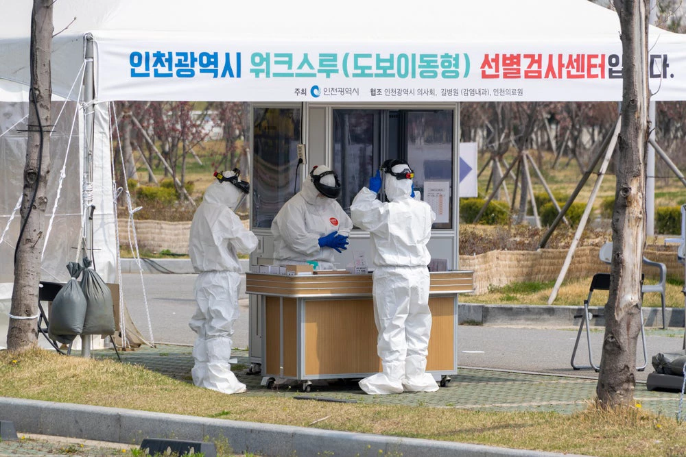  South Korea. April 11, 2020 A walk-through screening clinic installed in Incheon. Photo: Rapture700/Shutterstock