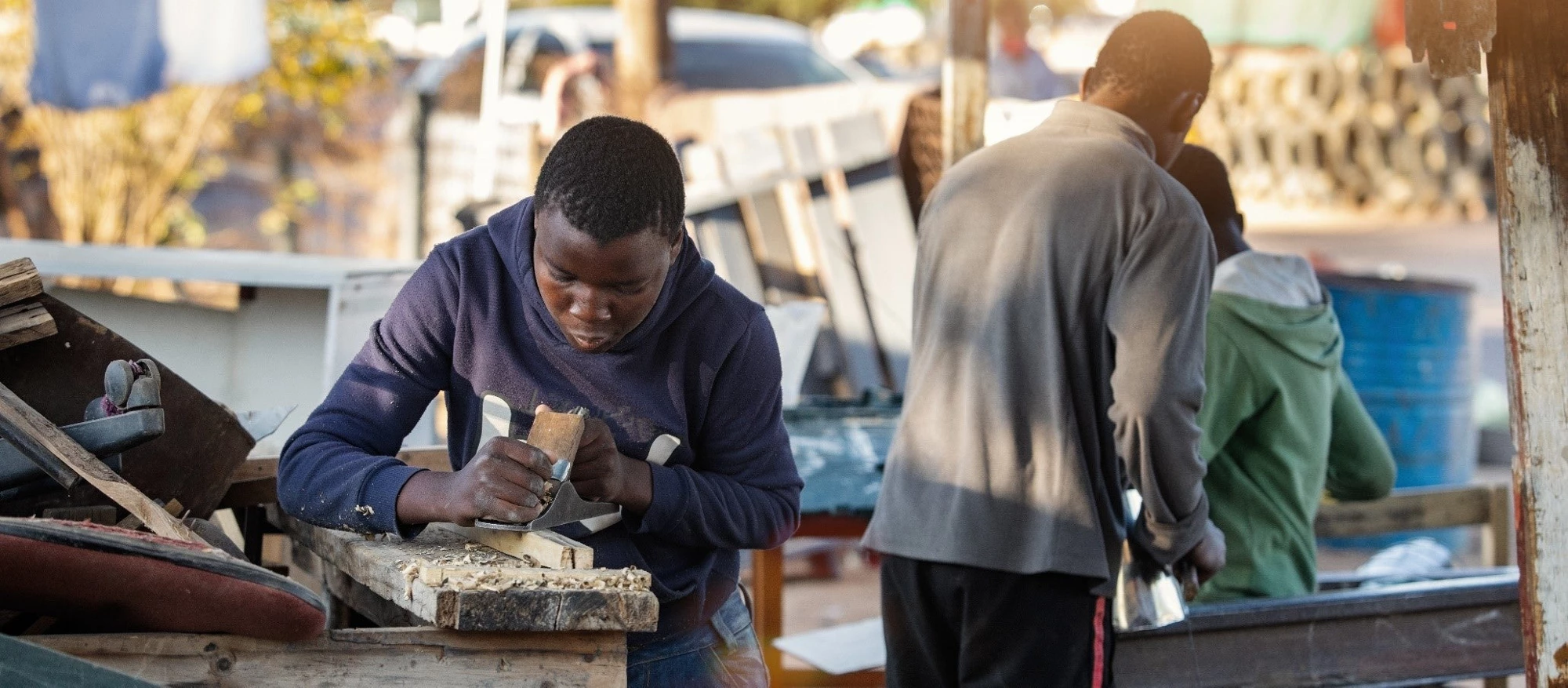 How to connect low- and middle-skilled workers and migrants in developing countries with employers? Photo: Shutterstock