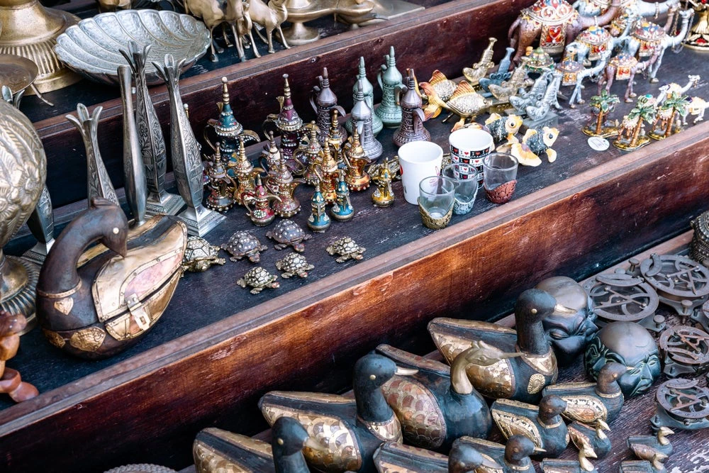 Souvenirs at a shop in Oman. (Curioso.Photography/Shutterstock.com)