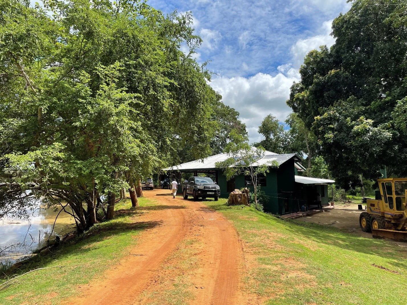 Building conservation infrastructure ? renovation of a visitor bungalow inside Udawalawe National Park through community contracting. Photo: Nadeera Rajapakse