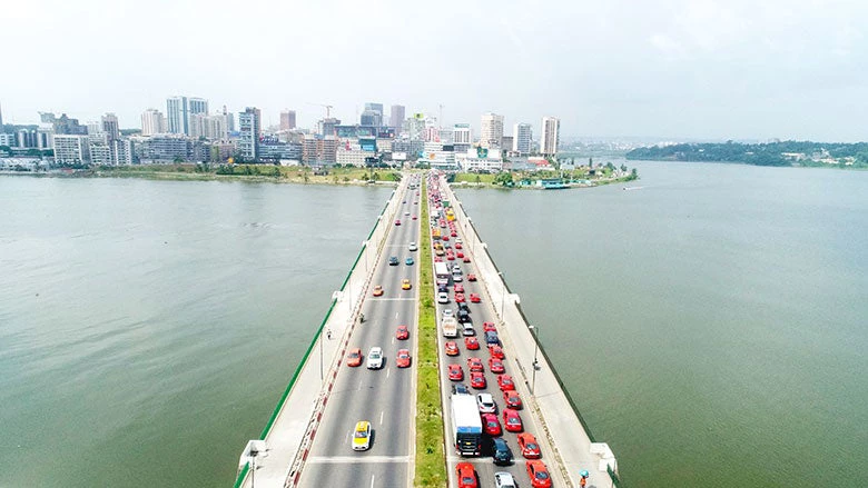 The-challenge-of-urban-mobility-in-abidjan-780x439