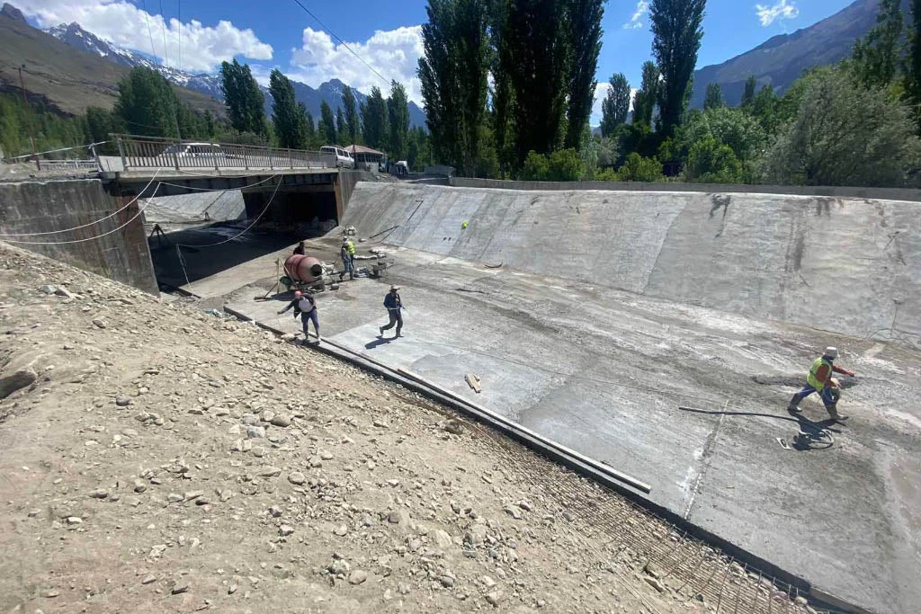 Bridge rehabilitation and riverbank reinforcement works