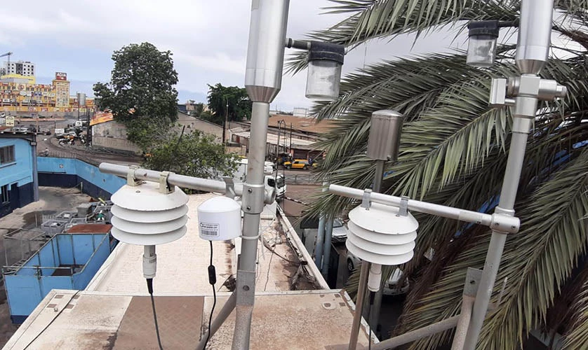 Low-cost air quality monitor colocated with a regulatory grade monitor from CGQA's air quality station at the Port of Dakar