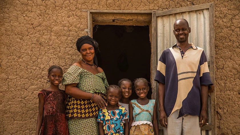 Thanks to the vocational training she received from the PRAPS, Aïchata Traore has created a successful business and can contribute more money to her household. Koutiala, Mali. © Vincent Tremeau, World Bank. 