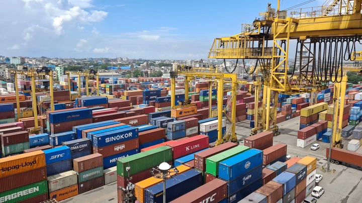 When two AI systems become one: unifying data and knowledge in global trade 