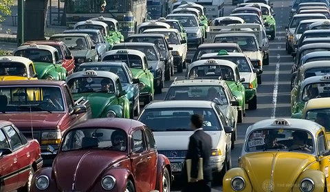 Traffic congestion in Mexico. World Bank/Curt Carnemark