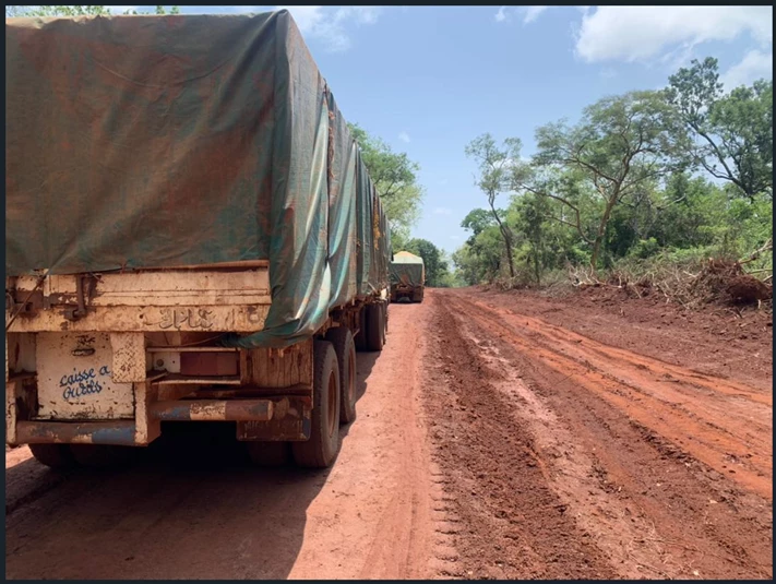 An image of a truck in a rural road in the Central African Republic.