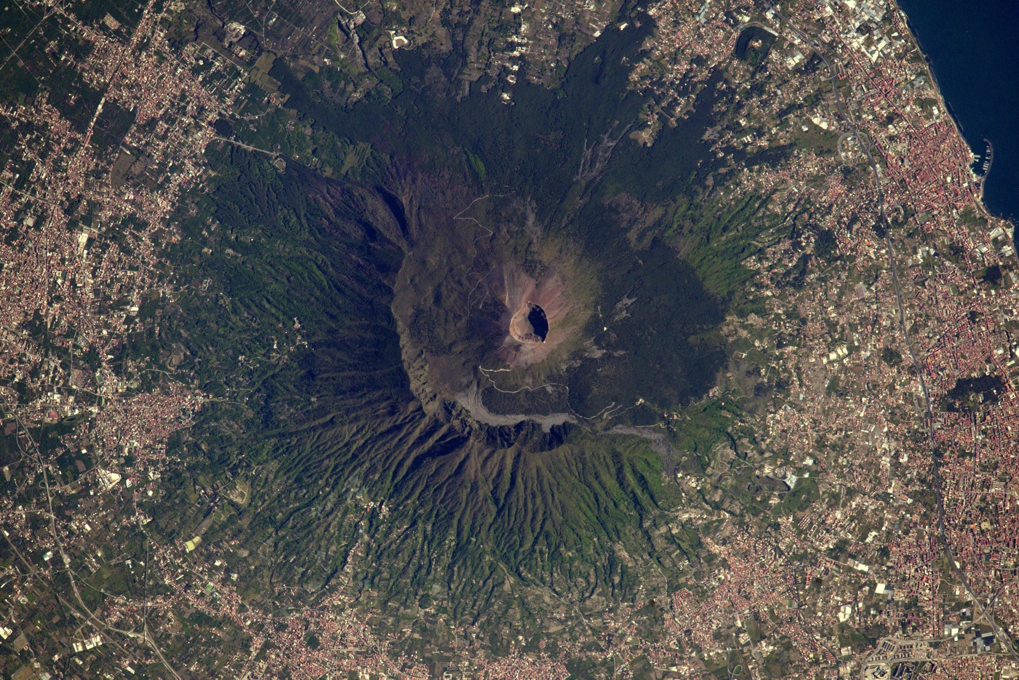 Although Italy?s dormant Vesuvius volcano has not erupted since 1944, satellite image of eruptions can contribute to disaster mapping at any time. Image credit: ESA