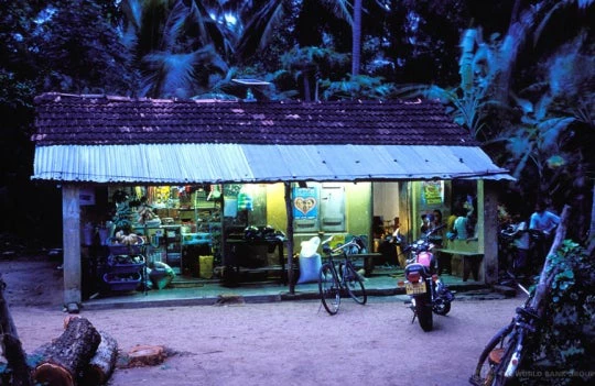 A shop in Sri Lanka is lighted by solar panels. © Dominic Sansoni/World Bank