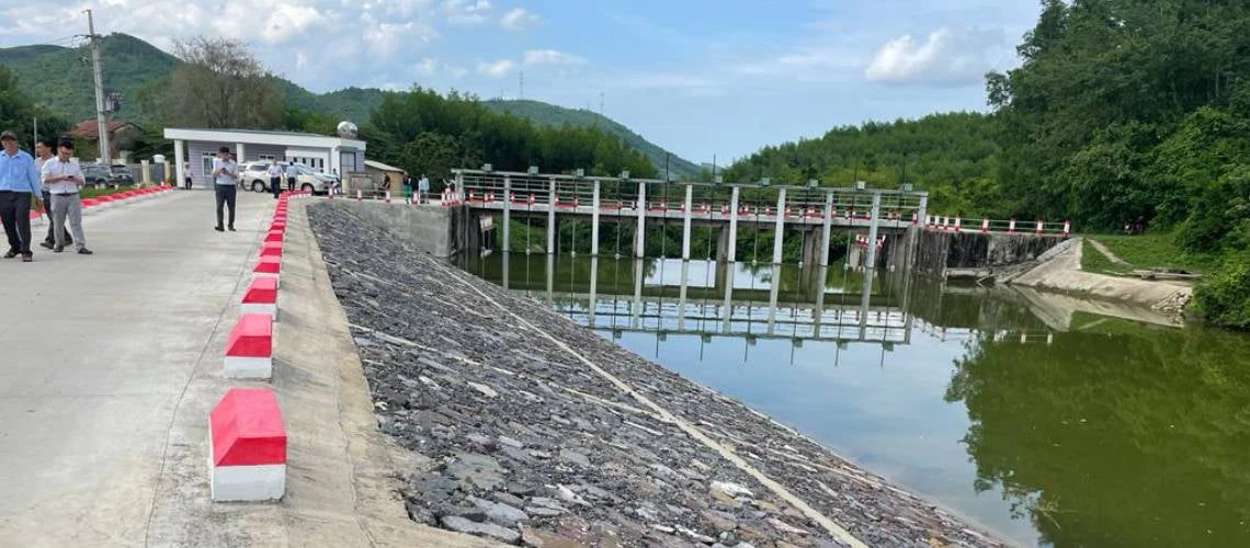 Thanks to World Bank support, 436 irrigation dams across Vietnam have improved safety conditions to cope with future threats from climate change and global warming, resulting in 4.3 million people now better protected from potential dam failures. Photo: Paul Smith / World Bank