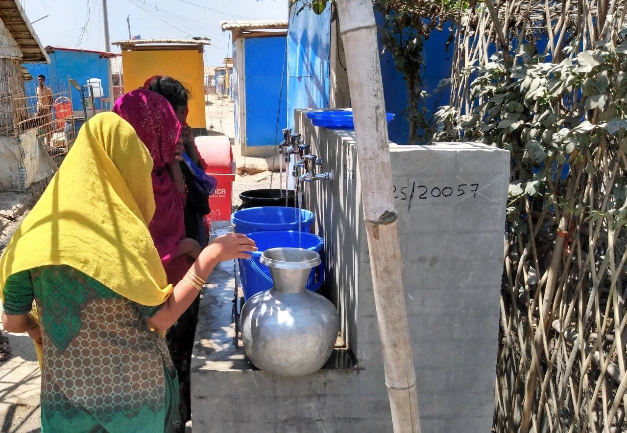 Piped water in Rohingya camp