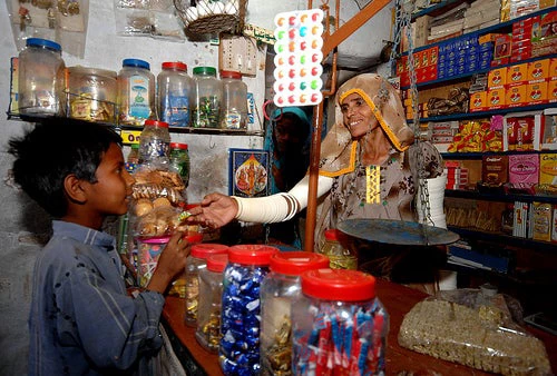 For women in the developing world, property rights can be a factor in getting access to finance. (Credit: World Bank Photos)