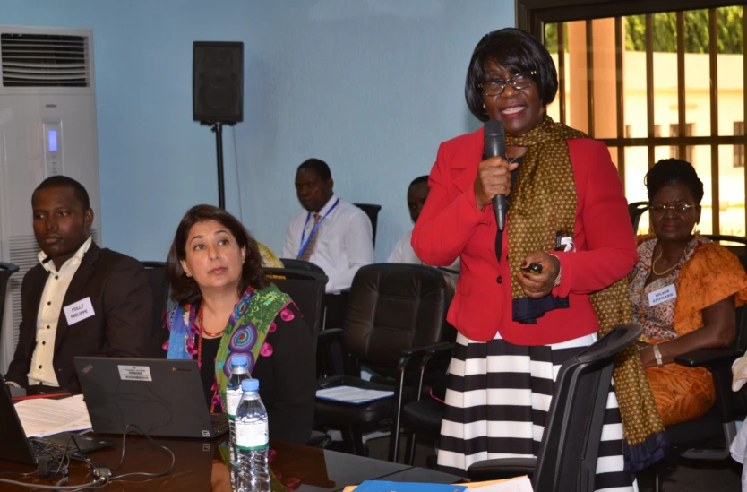 Mme Aimée Zebeyoux, Présidente de L'Association des Femmes Juristes de Côte d'Ivoire presenting at the World Bank workshop.