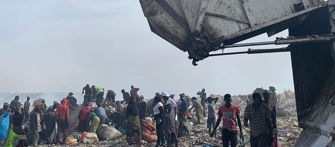 Ramasseurs de déchets à Mbeubeuss, au Sénégal. Photo: Madjiguene Seck/Banque mondiale