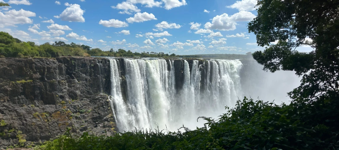 Victoria Falls. Photo: Albert Pijuan / World Bank 