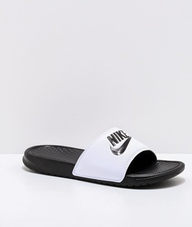 Marchitar Supervivencia arco Nike Benassi White & Black Slide Sandals