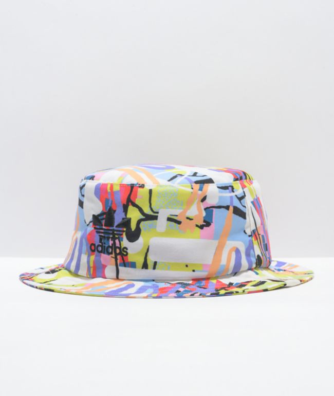 naam Oefenen slank adidas Originals Love Unites Allover Print Bucket Hat