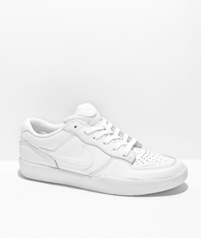 white nike low top